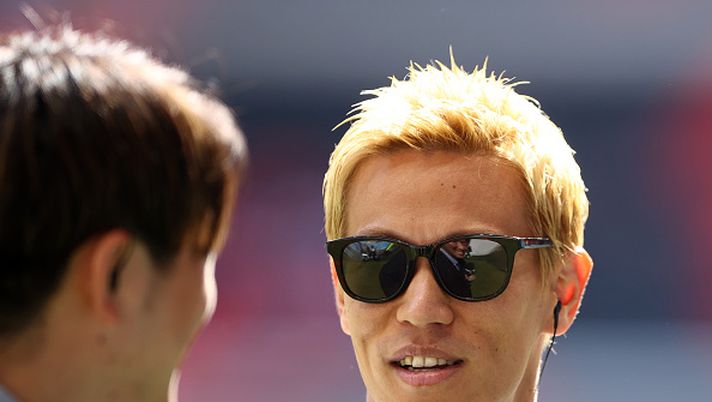 DOHA, QATAR - NOVEMBER 27: Keisuke Honda speaks during an interview prior to the FIFA World Cup Qatar 2022 Group E match between Japan and Costa Rica at Ahmad Bin Ali Stadium on November 27, 2022 in Doha, Qatar. (Photo by Robert Cianflone/Getty Images)  L’Honda continua, l’ex Milan ha rilanciato la sua carriera in Bhutan: con il Paro FC - immagine 1