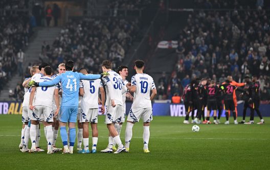 La squadra del Copenhagen prima della partita contro il Chelsea nella Conference League dell'anno scorso (Photo by Patrik Lundin/Getty Images) Ricomincia la Superliga danese, ma come è finita la stagione 2024/2025?- immagine 3