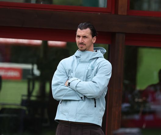 Zlatan Ibrahimovic a Milanello lo scorso 26 Settembre (Photo by Claudio Villa/AC Milan via Getty Images) Zlatan Ibrahimovic: 'Leao ha vinto lo Scudetto da solo, io sono maturato a 28 anni...'
