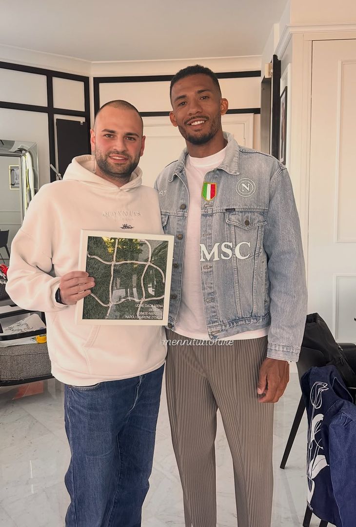 Giacca speciale per Juan Jesus: spunta anche un tappetino particolare! – LE FOTO - immagine 3