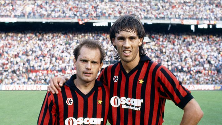Sport, Football, pic: 16th September 1984, Italian League Serie A, AC, Milan 2 v Udinese 2, AC, Milan's English internatonals Ray Wilkins, left and Mark Hateley  (Photo by Bob Thomas Sports Photography via Getty Images)  Milan anni Ottanta
