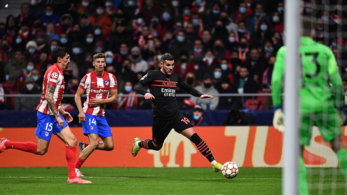 MADRID, SPAIN - NOVEMBER 24:  Theo Hernanadez of AC Milan in action during the UEFA Champions League group B match between Atletico Madrid and AC Milan at Wanda Metropolitano on November 24, 2021 in Madrid, Spain. (Photo by Claudio Villa/AC Milan via Getty Images)  Theo