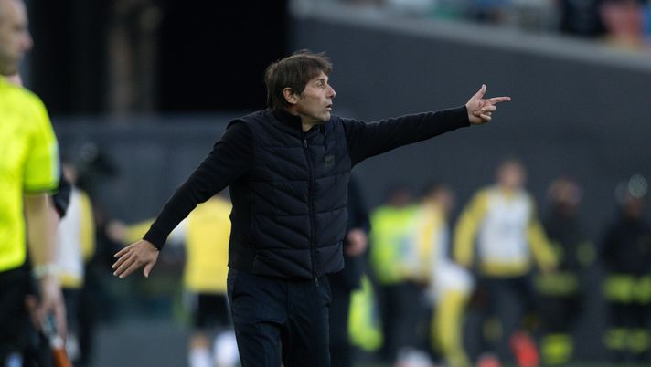 UDINE, ITALY - DECEMBER 14: Antonio Conte in action during the Serie A match between Udinese Calcio and SSC Napoli at Stadio Friuli on December 14, 2025 in Udine, Italy. (Photo by SSCN Napoli via Getty Images) Napoli affaticato e fragile, Conte non riesce ad incidere: i voti dei quotidiani- immagine 2
