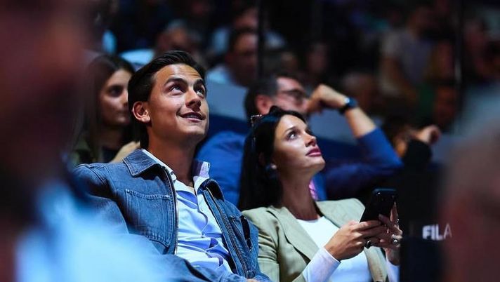 Dybala e Oriana a Milano: relax e sorrisi con la famiglia Morata – FOTO - immagine 1