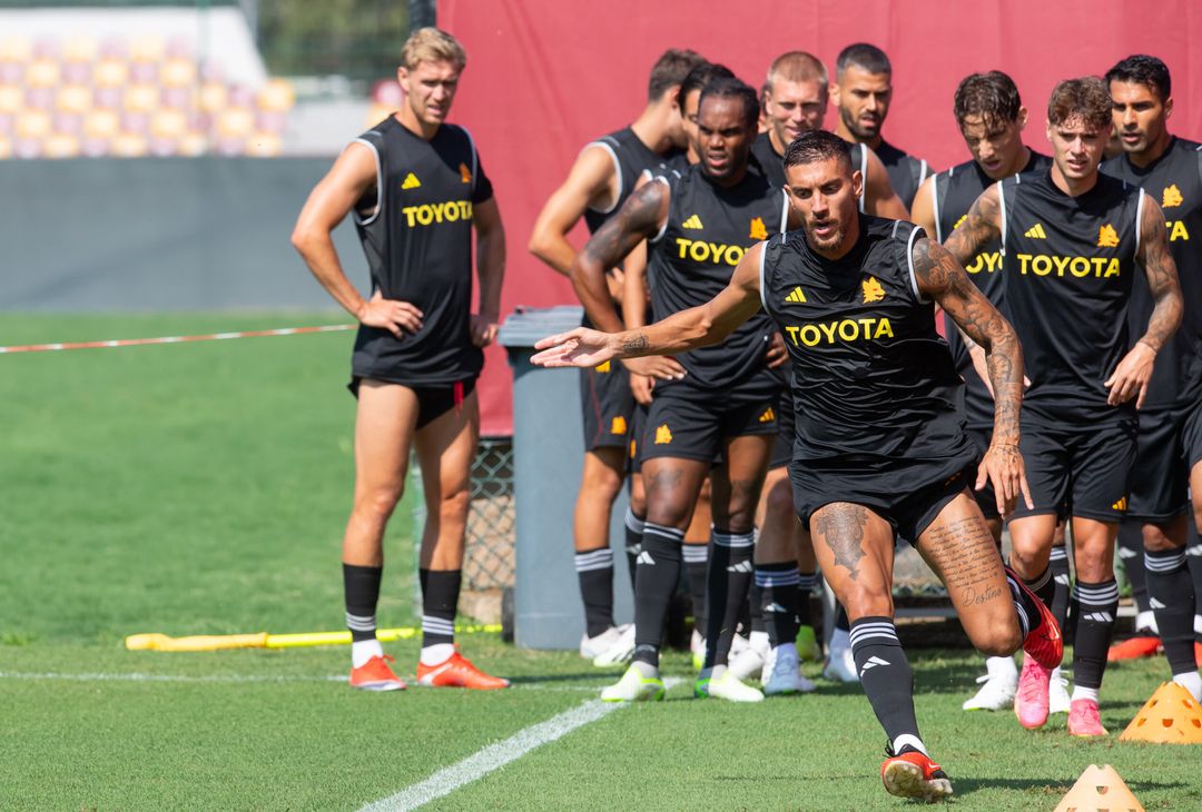 La Roma torna ad allenarsi in vista della sfida contro il Verona – FOTO GALLERY - immagine 22