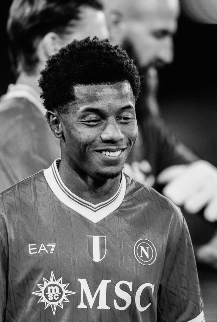 Ricomincio da tre, il Napoli si rialza: abbracci e sorrisi tra gli azzurri – LE FOTO - immagine 16