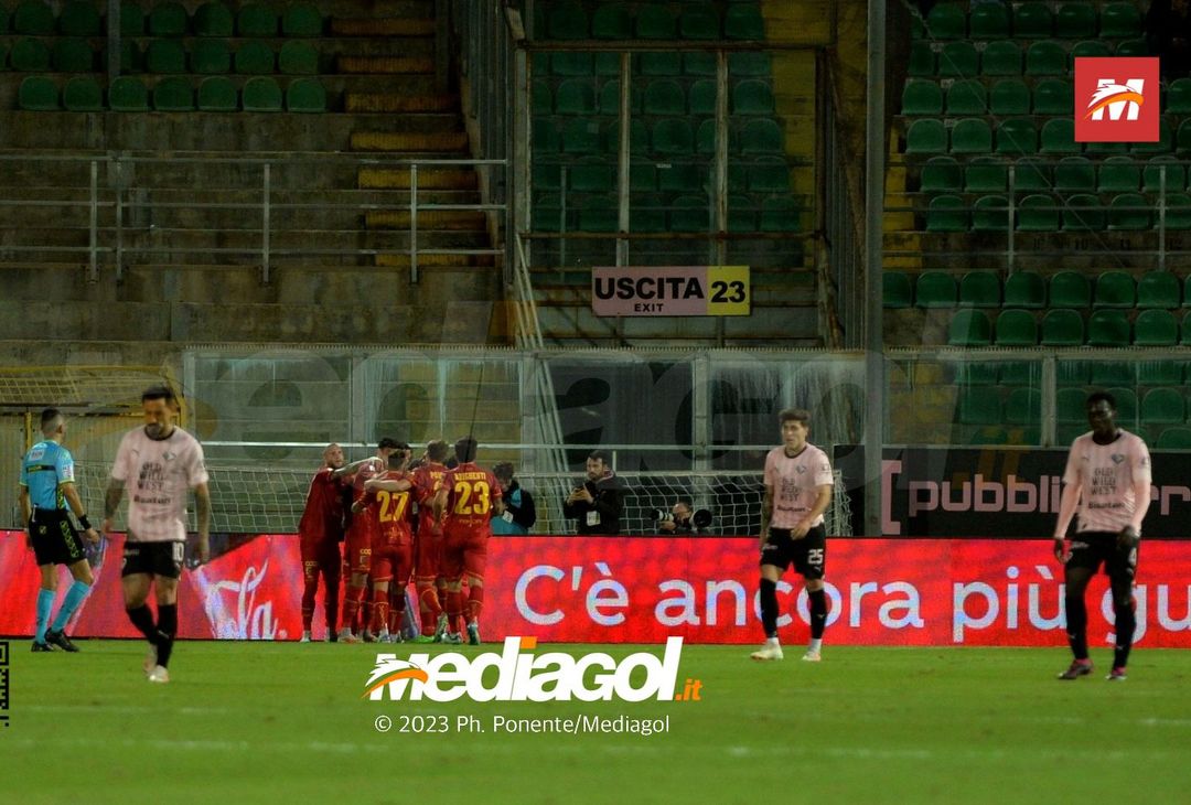 FOTO Palermo-Catanzaro 1-2, 15ª giornata Serie B 2023-2024 (GALLERY) - immagine 7