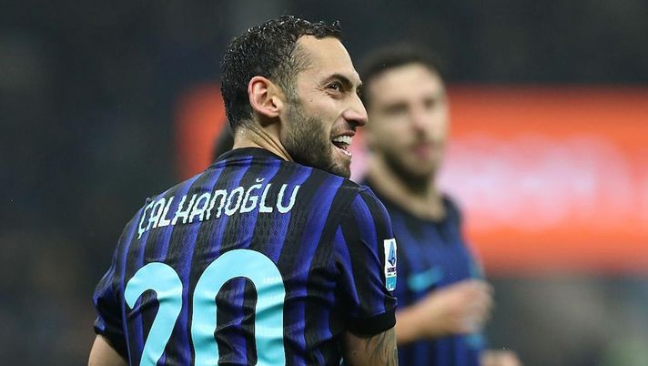 Calhanoglu, dall’addio alla questione tattica “superata”. È impermeabile… - immagine 1