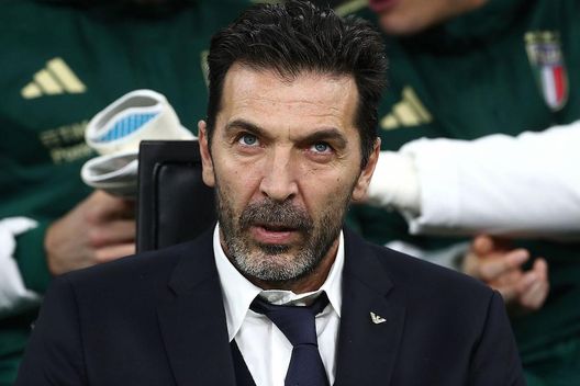 Italia, dimissioni anche per Buffon: “Giusto lasciare libertà di scegliere figura per il mio ruolo”- immagine 2