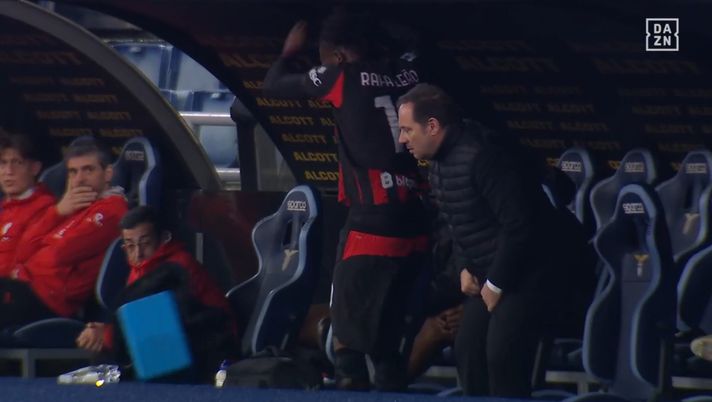 DAZN – Milan, Leao richiamato tante volte: quando è uscito se l’è presa con… DAZN – Milan, Leao richiamato tante volte: quando è uscito se l’è presa con… - immagine 1