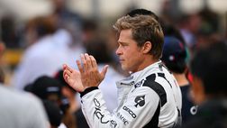 Donna francese truffata con l’IA: relazione fake con Brad Pitt, persi 800mila euro