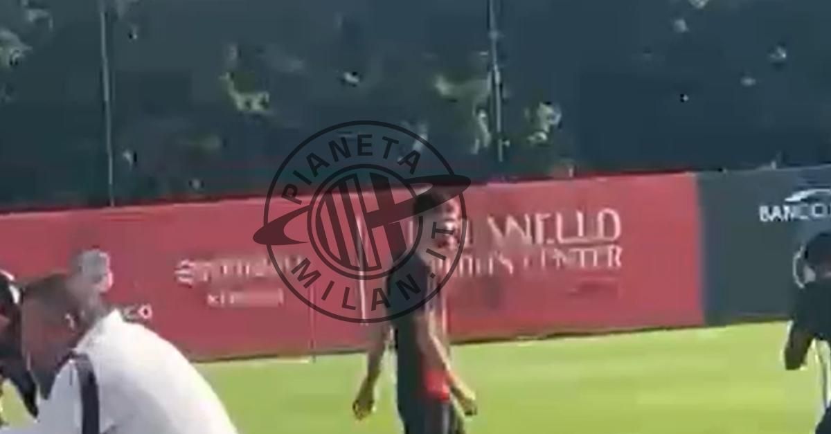 milan rossoneri in campo a milanello gabbia apre la fila pm news