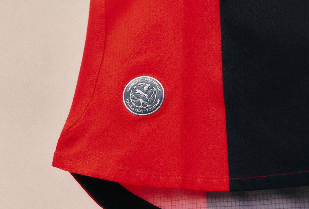 Nuova prima maglia AC Milan 2026-2027 PUMA (Fonte Milan) Nuova prima maglia AC Milan 2026-2027 PUMA (Fonte Milan)