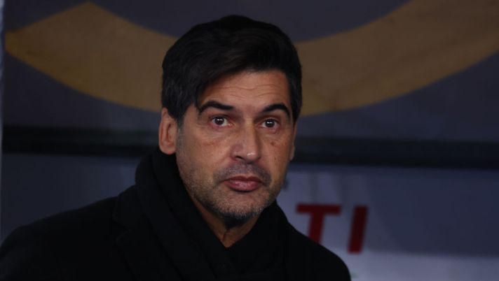 VERONA, ITALY - DECEMBER 20: Head coach of AC Milan Paulo Fonseca looks on before the Serie A match between Verona and AC Milan at Stadio Marcantonio Bentegodi on December 20, 2024 in Verona, Italy. (Photo by Giuseppe Cottini/AC Milan via Getty Images) Francia, Fonseca crede nel progetto Lione: “Voglio continuare a costruire” - immagine 1