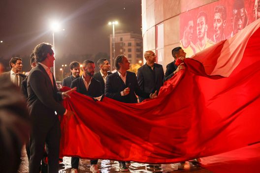 Benfica, Di Maria e Otamendi immortalati in un murale all’Estádio da Luz- immagine 4