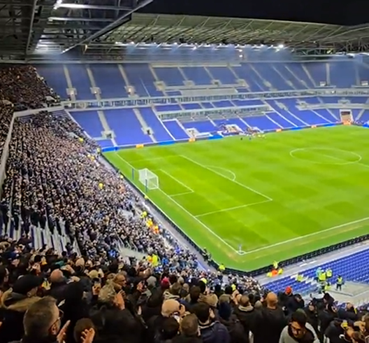 Tifosi Everton 'testano' la loro nuova casa - Fonte Video Account X Everton