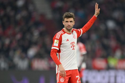Muller con la maglia del Bayern Monaco. (Photo by Sebastian Widmann/Getty Images) Muller saluta il Bayern Monaco: a fine stagione sarà addio- immagine 3