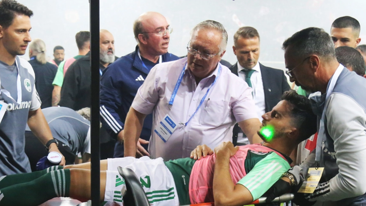 Minacce di morte al medico del derby di Atene: partita interrotta e “3mila messaggi di insulti” - immagine 1