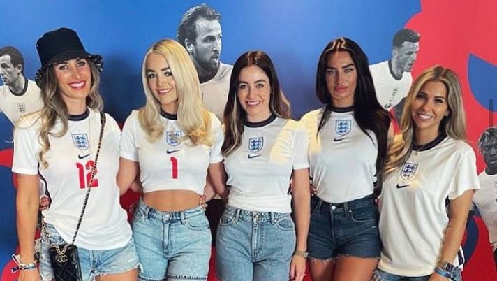 Le wags inglesi si preparano all’Europeo in Germania: “Vogliono investire una somma nella…” Le wags inglesi si preparano all’Europeo in Germania: “Vogliono investire una somma nella…” - immagine 1