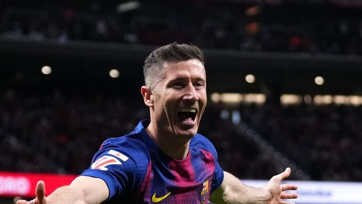 Robert Lewandowski (attaccante del Barcellona), possibile obiettivo di calciomercato del Milan | Getty Images Oltre allo stipendio: ecco perché Lewandowski potrebbe essere affascinato dal Milan