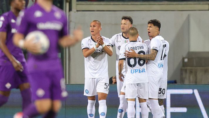 FLORENCE, ITALY - MAY 19: Amir Rrahmani of SSC Napoli celebrates after scoring a goal during the Serie A TIM match between ACF Fiorentina and SSC Napoli at Stadio Artemio Franchi on May 19, 2024 in Florence, Italy.(Photo by Gabriele Maltinti/Getty Images) rrahmani