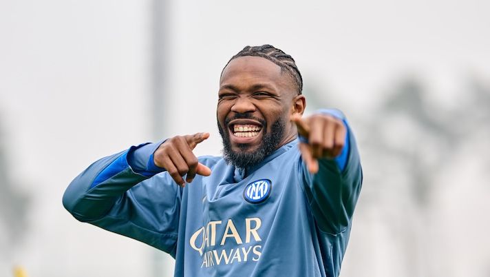 COMO, ITALY - FEBRUARY 24: Marcus Thuram of FC Internazionale in action during the FC Internazionale training session at the club's training ground BPER Training Centre at Appiano Gentile on February 24, 2025 in Como, Italy. (Photo by Mattia Ozbot - Inter/Inter via Getty Images) NEWS – Bisseck, Thuram, Gilmour, Spinazzola, Padelli, Man, Orsolini, Hummels e test Romagnoli- immagine 1