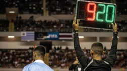 Uruguay, esordio per il calciatore dilettante Walter Dominguez contro la Costa Rica