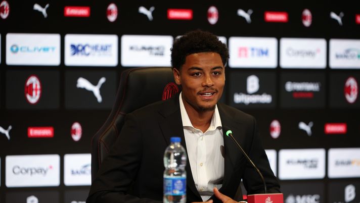 koni-de-winter-conferenza-stampa-presentazione-casa-milan-tv-news-dichiarazioni-foto-frasi-parole