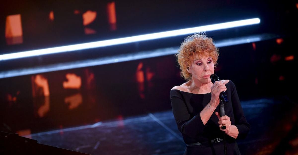 la statale di milano conferisce a ornella vanoni la laurea honoris causa