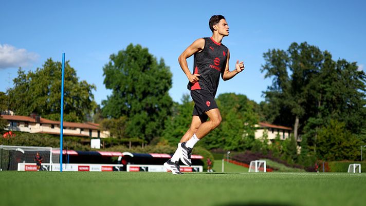 CAIRATE, ITALY - SEPTEMBER 02: Samuele Ricci of AC Milan in action during an AC Milan Training Session at Milanello on September 02, 2025 in Cairate, Italy.  (Photo by Giuseppe Cottini/AC Milan via Getty Images)  Leao Loftus