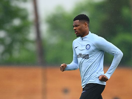 Dumfries, non solo lo United: l’Aston Villa lo ha messo nel mirino. Richiesta Inter 30 mln- immagine 3