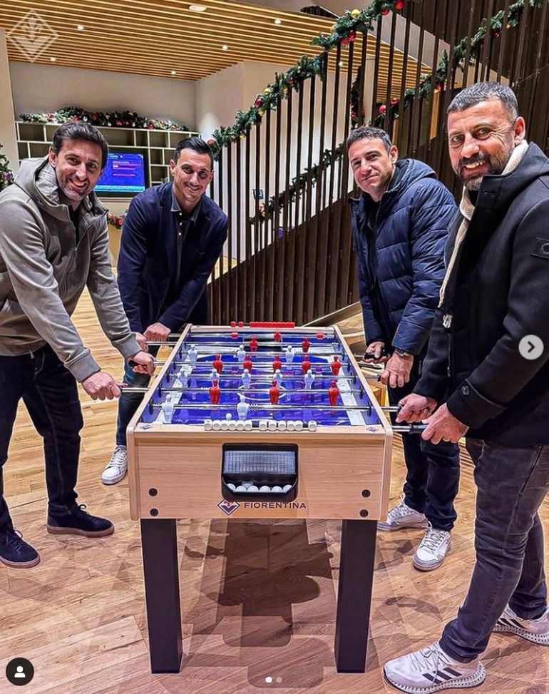 FOTO – Burdisso e due ospiti di lusso. Milito e Samuel visitano il Viola Park- immagine 2