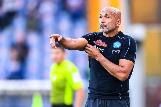 GENOA, ITALY - SEPTEMBER 23: Luciano Spalletti head coach of Napoli gestures during the Serie A match between UC Sampdoria and SSC Napoli at Stadio Luigi Ferraris on September 23, 2021 in Genoa, Italy. (Photo by Getty Images) Toro, con il Napoli attenzione agli schemi su palla inattiva. E su Osimhen…- immagine 2
