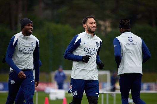 Inter, torna Calhanoglu ma sono due i ballottaggi. Mkhitaryan o Zielinski? E a destra…- immagine 2