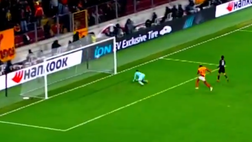 VIDEO Osimhen, il nigeriano non si ferma più: altra prodezza col Galatasaray!