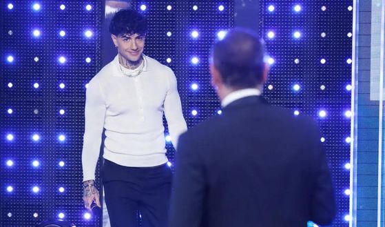 Getty Images Ultras, il caso arriva a Sanremo. Interrogazione Gasparri: “4 cantanti in gara amici di Lucci”- immagine 4