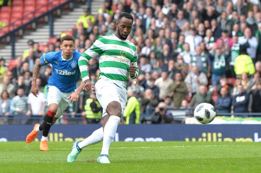 GLASGOW, SCOZIA- APRILE 15: Moussa Dembele in azione contro i Rangers (Foto di Mark Runnacles/Getty Images) Celtic-Rangers: le 5 battaglie più infuocate della storia dell’Old Firm- immagine 3