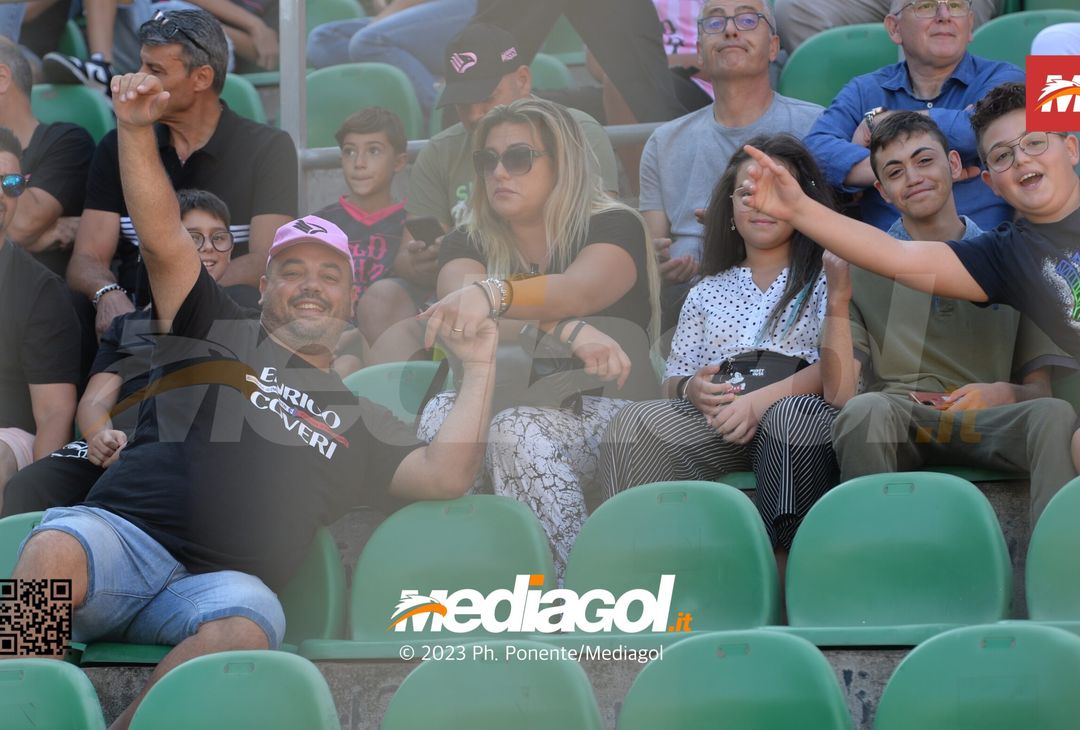 FOTOTIFO Palermo-Sudtirol 2-1, gli scatti ai tifosi al “Renzo Barbera” (GALLERY) - immagine 13