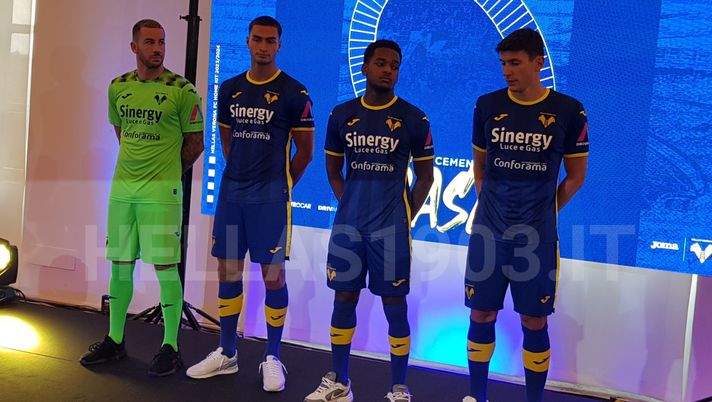 Verona, ecco la maglia 2023/24 Verona, ecco la maglia 2023/24 - immagine 1