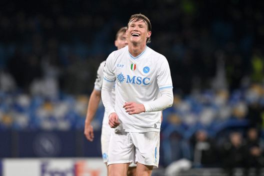 NAPLES, ITALY - NOVEMBER 25: Scott McTominay of SSC Napoli celebrates after scoring his side second goal during the UEFA Champions League 2025/26 League Phase MD5 match between SSC Napoli and Qarabag FK at Stadio Diego Armando Maradona on November 25, 2025 in Naples, Italy. (Photo by Francesco Pecoraro/Getty Images)