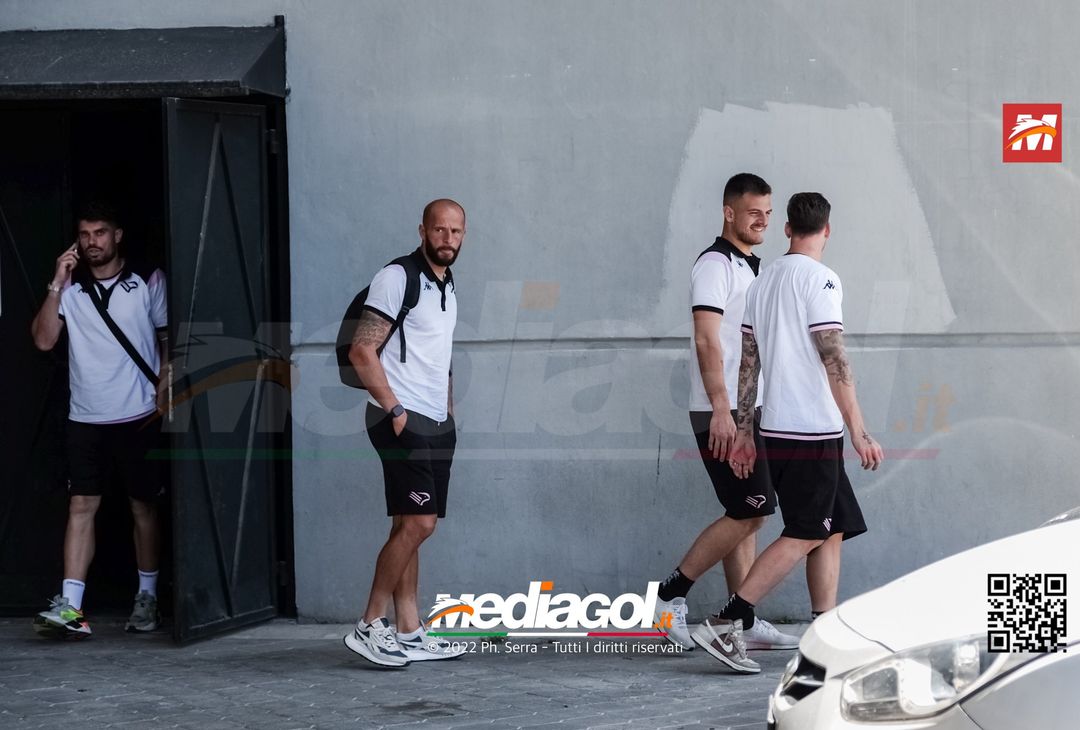 FOTO Palermo, Brunori e compagni in partenza per Chiavari: la gallery - immagine 50