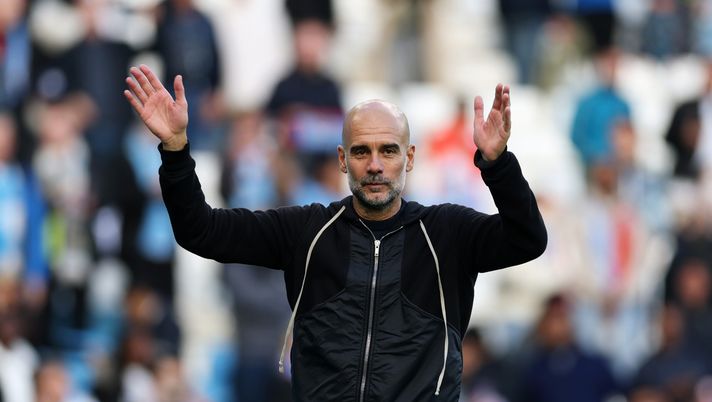 MANCHESTER, ENGLAND - SEPTEMBER 14: Pep Guardiola, Manager of Manchester City, celebrates after the team's victory during the Premier League match between Manchester City and Manchester United at Etihad Stadium on September 14, 2025 in Manchester, England. (Photo by Michael Regan/Getty Images) Guardiola a Sky: “Vi svelo l’effetto del ritorno di De Bruyne a Manchester” - immagine 1