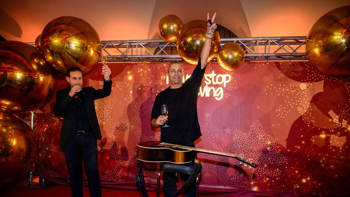 Alex Britti, l’incredibile decisone dopo Budapest: “Vendute due chitarre Taylor” - immagine 1