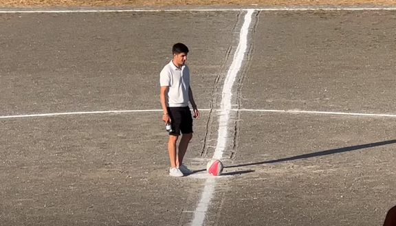 FOTO – La serata di ieri di Parisi? Su un campo sterrato, in onore del padre- immagine 2