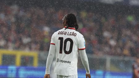 GENOA, ITALY - MAY 05: Rafael Leao of AC Milan in action during the Serie A match between Genoa and AC Milan at Stadio Luigi Ferraris on May 05, 2025 in Genoa, Italy. (Photo by Claudio Villa/AC Milan via Getty Images)