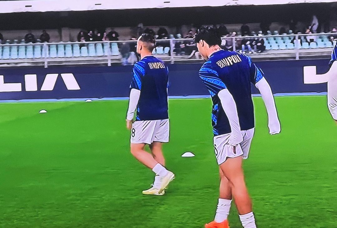 Napoli in campo per il riscaldamento: preoccupa un gesto di Vergara! – LE FOTO - immagine 5