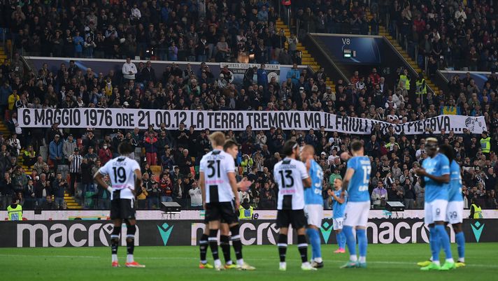 Udinese-Napoli, interrotto il gioco per commemorare le vittime del terremoto nel 1976 - immagine 1