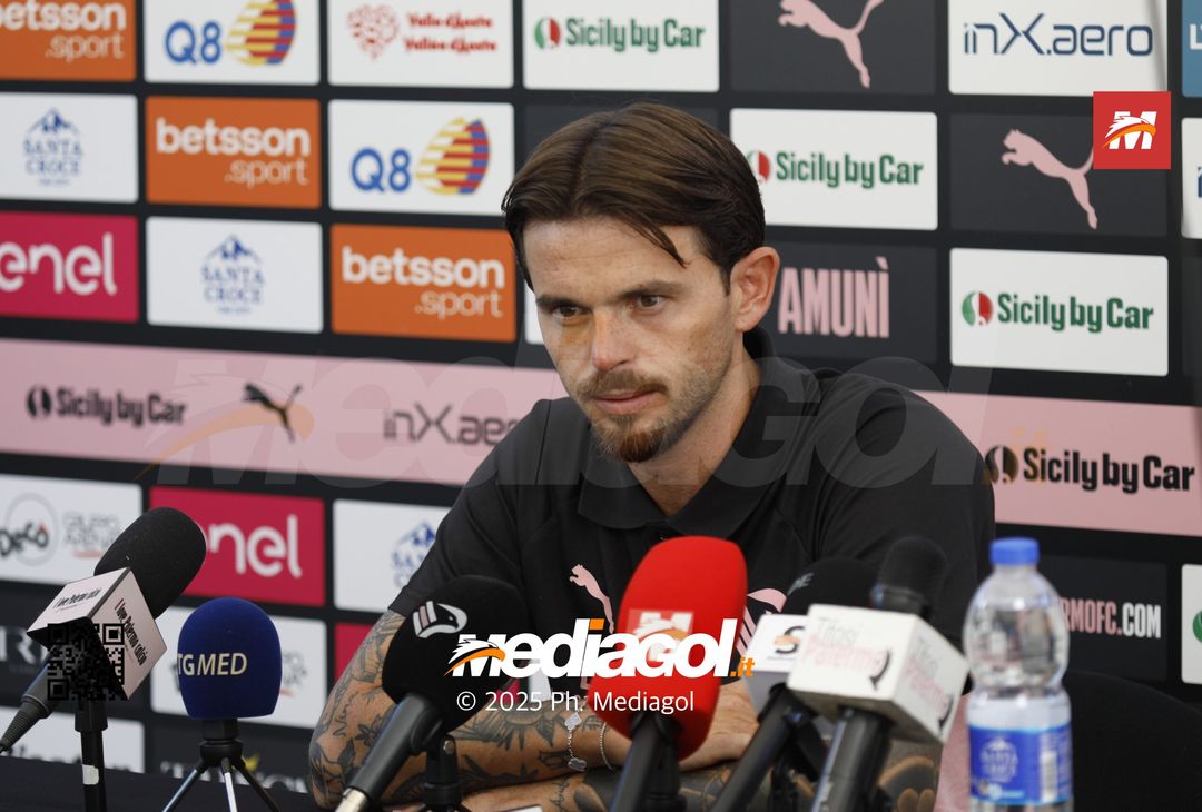 FOTO, capitan Brunori in conferenza stampa al ritiro del Palermo - immagine 9