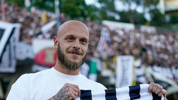 Instagram @ascolicalcio1898fc Dimarco ritorna ad Ascoli: in tribuna per assistere alla semifinale playoff contro il Catania - immagine 1