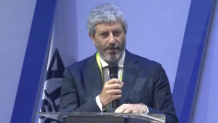 Fico celebra il Napoli, fa gli auguri al club e sottolinea la necessità di un piano nazionale o di investimenti privati per il Maradona. fico